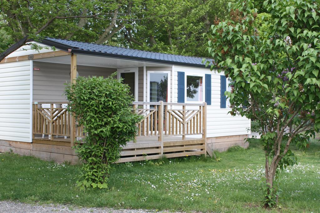 Camping Le Rhone 3*